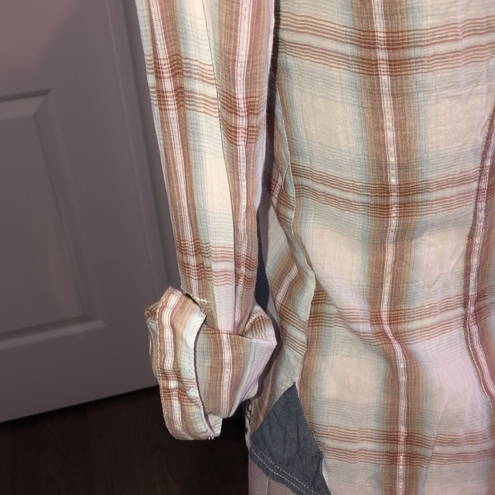 Guess - Picture 6 of 12